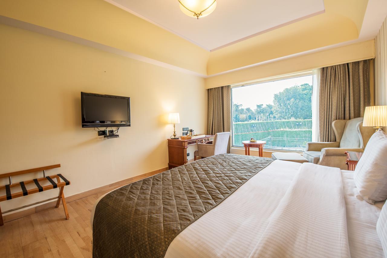 Hotel Celebration Gardens New Delhi Exterior photo