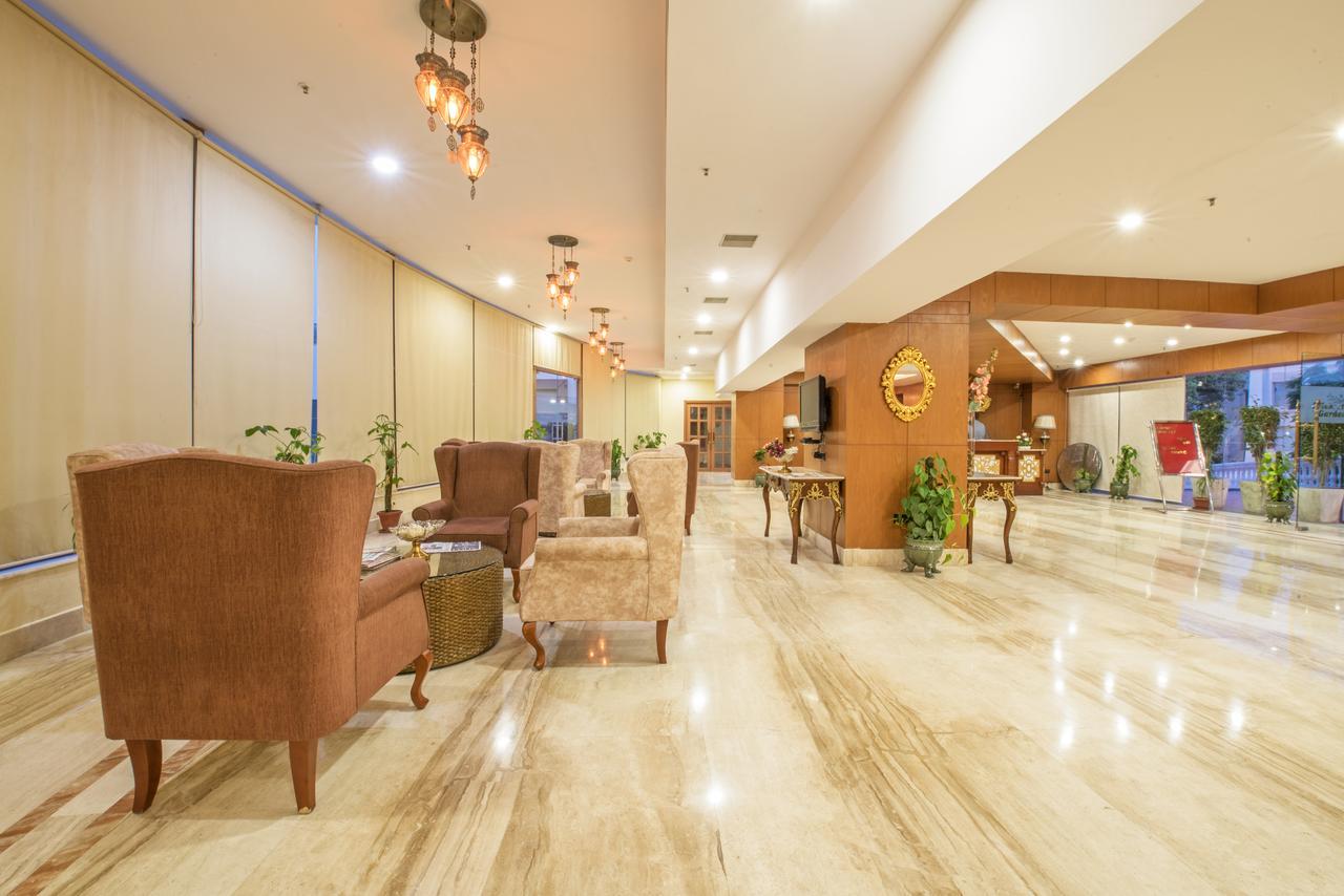 Hotel Celebration Gardens New Delhi Exterior photo