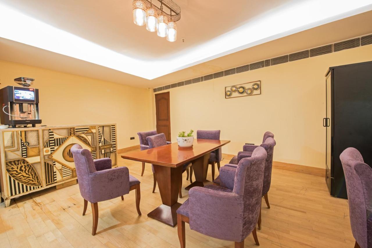 Hotel Celebration Gardens New Delhi Exterior photo