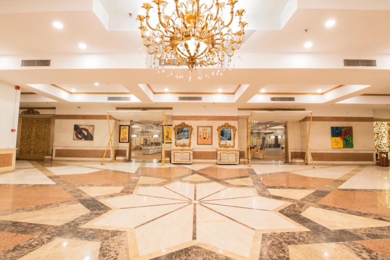Hotel Celebration Gardens New Delhi Exterior photo