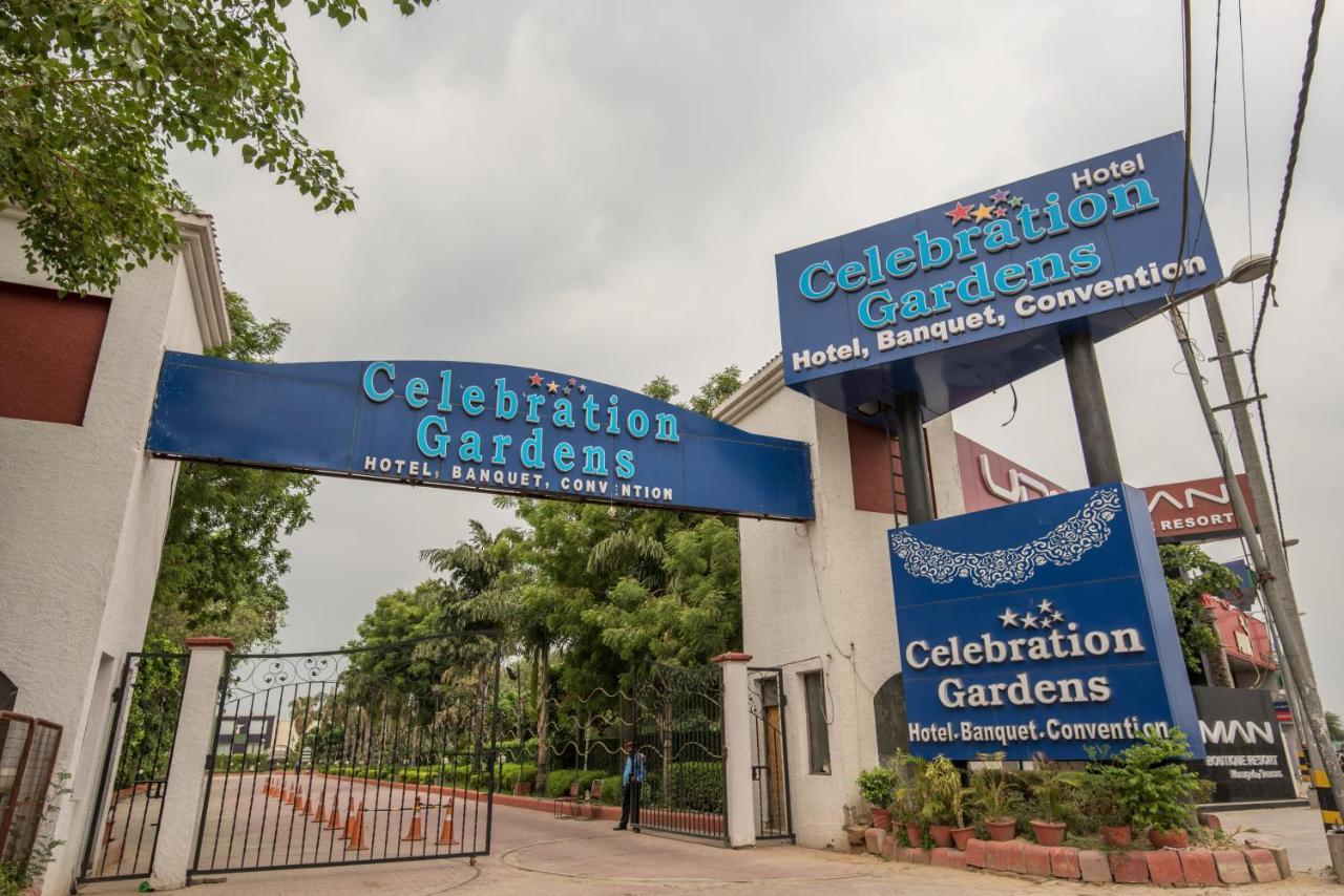 Hotel Celebration Gardens New Delhi Exterior photo