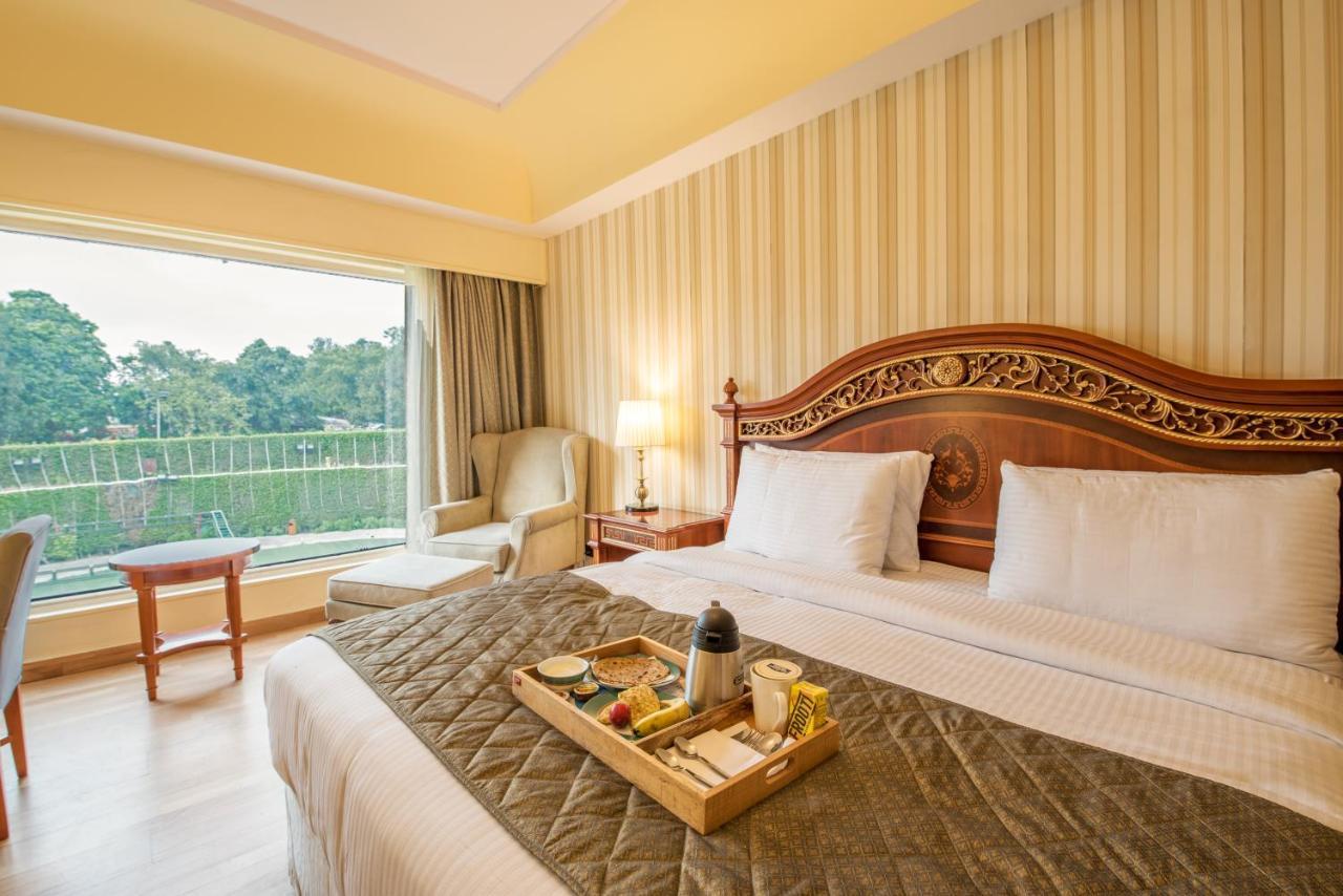 Hotel Celebration Gardens New Delhi Exterior photo
