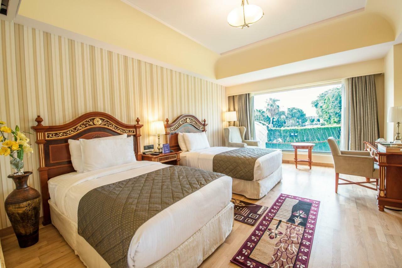Hotel Celebration Gardens New Delhi Exterior photo