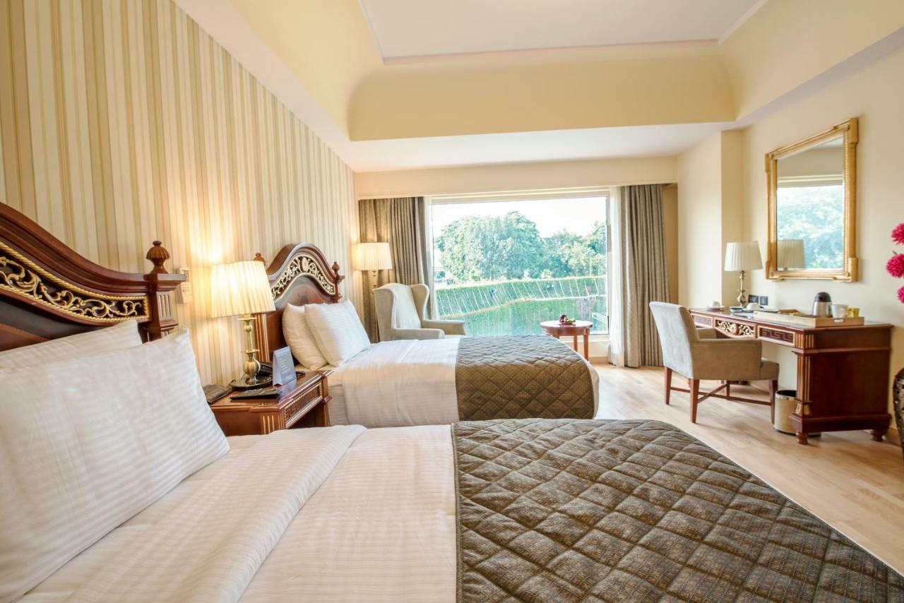 Hotel Celebration Gardens New Delhi Exterior photo